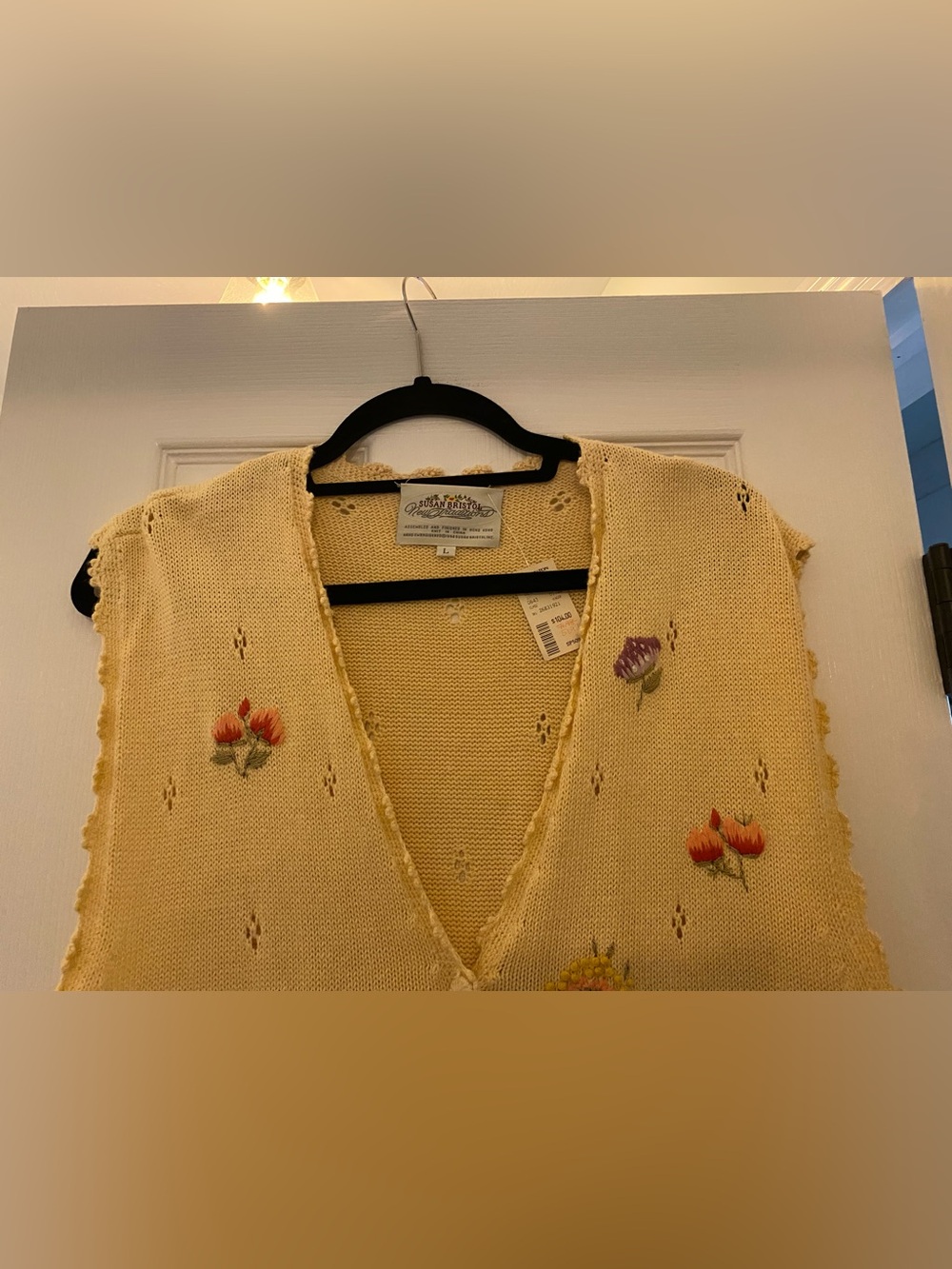 Susan Bristol NWT Large Pale Yellow Embroidered Floral Knit Vest Cottage 90’s - Picture 3 of 9